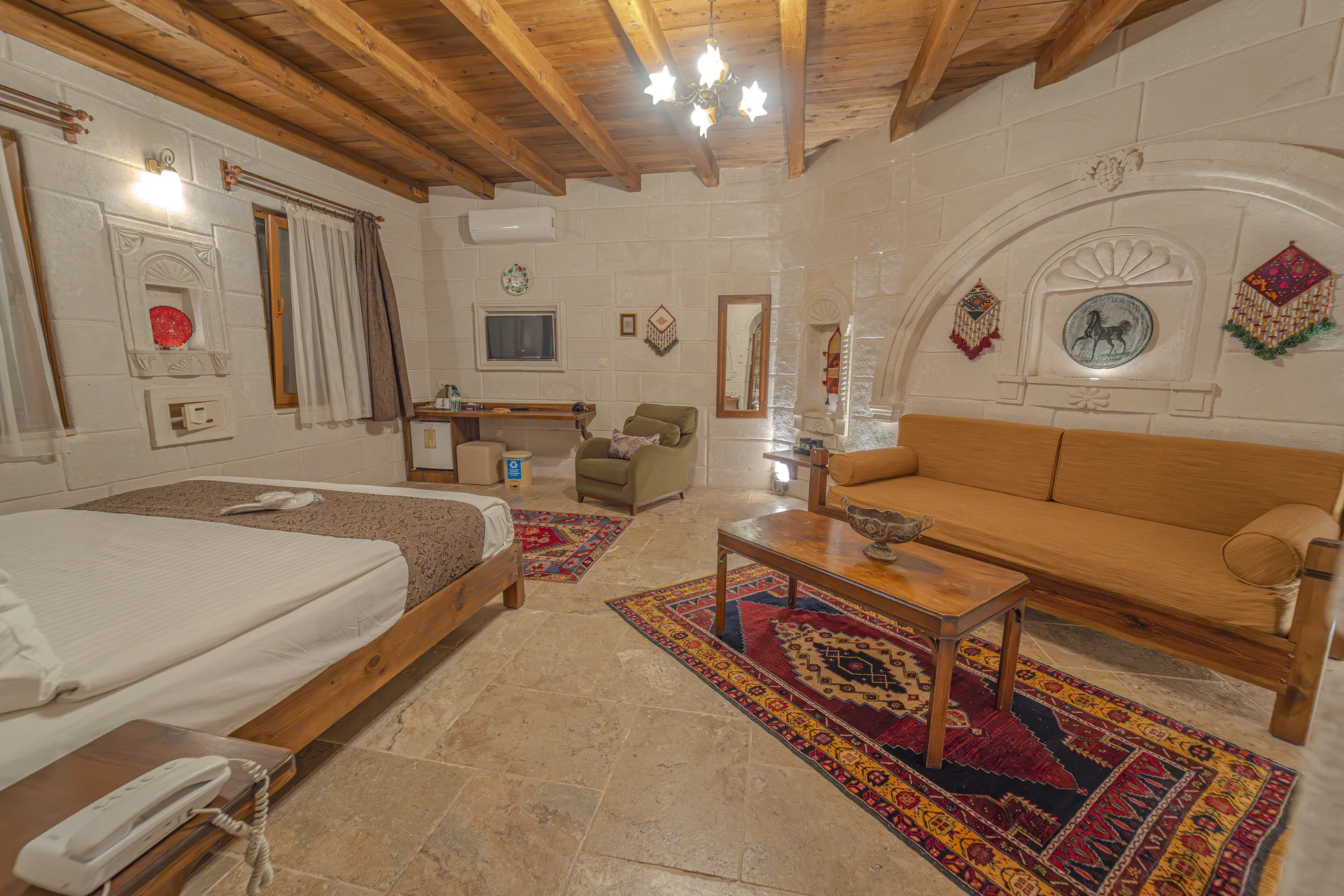 201 - King Stone Room